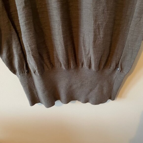 Women’s Gap Olive Green Light Knit Top  - Size L - Picture 4 of 10